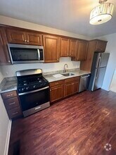 Building Photo - 10 Bayberry Dr