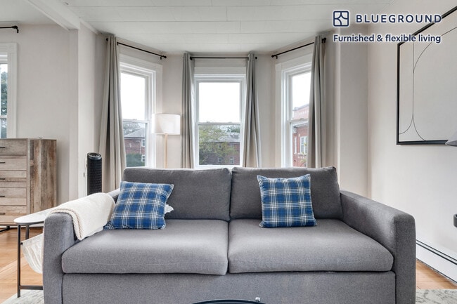 Building Photo - 4 Sherman St