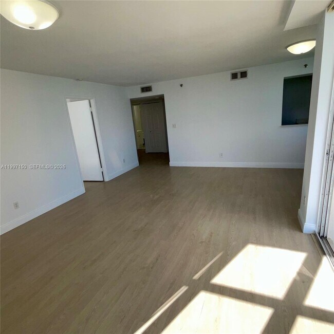 Foto del edificio - 770 Claughton Island Dr