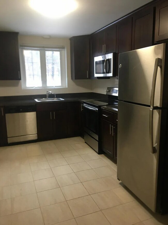 Building Photo - 11 Captain Parker Arms