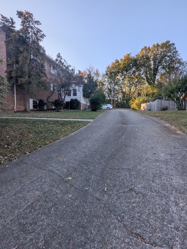 Building Photo - 201 Highland Cir