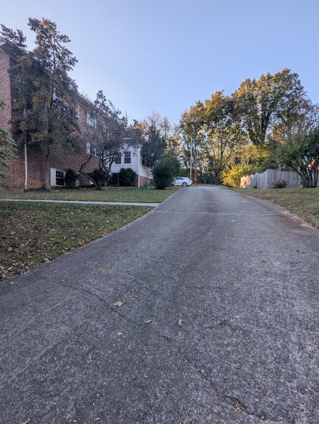 Foto del edificio - 201 Highland Cir