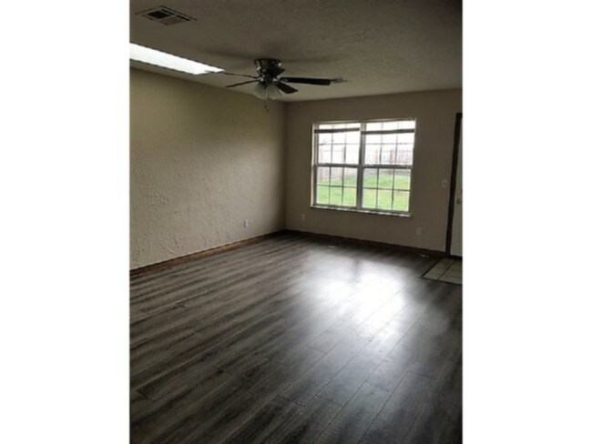 Foto del edificio - 802 Geronimo St