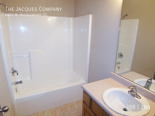 Foto del edificio - 4452 W Huckleberry St