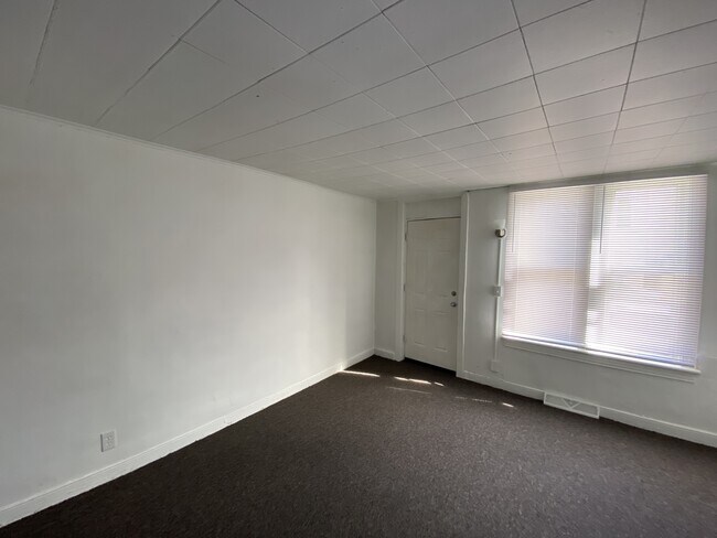 Foto del edificio - 152 N Newberry St