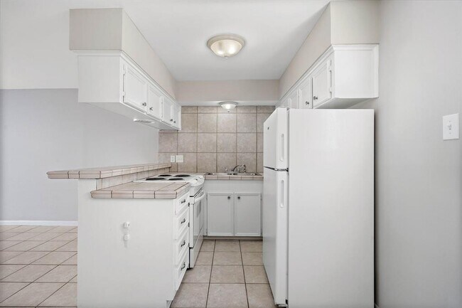 Foto del edificio - 1016 E 7th St