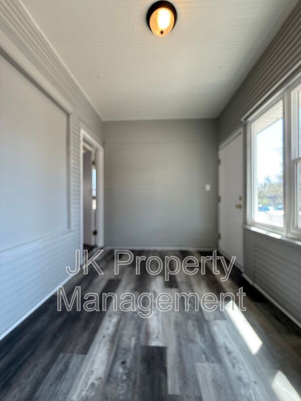 Foto del edificio - 309 10th St N