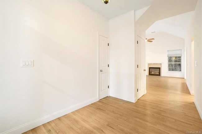 Building Photo - 981 NY-32