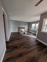 Building Photo - 621 SW Oakley Ave