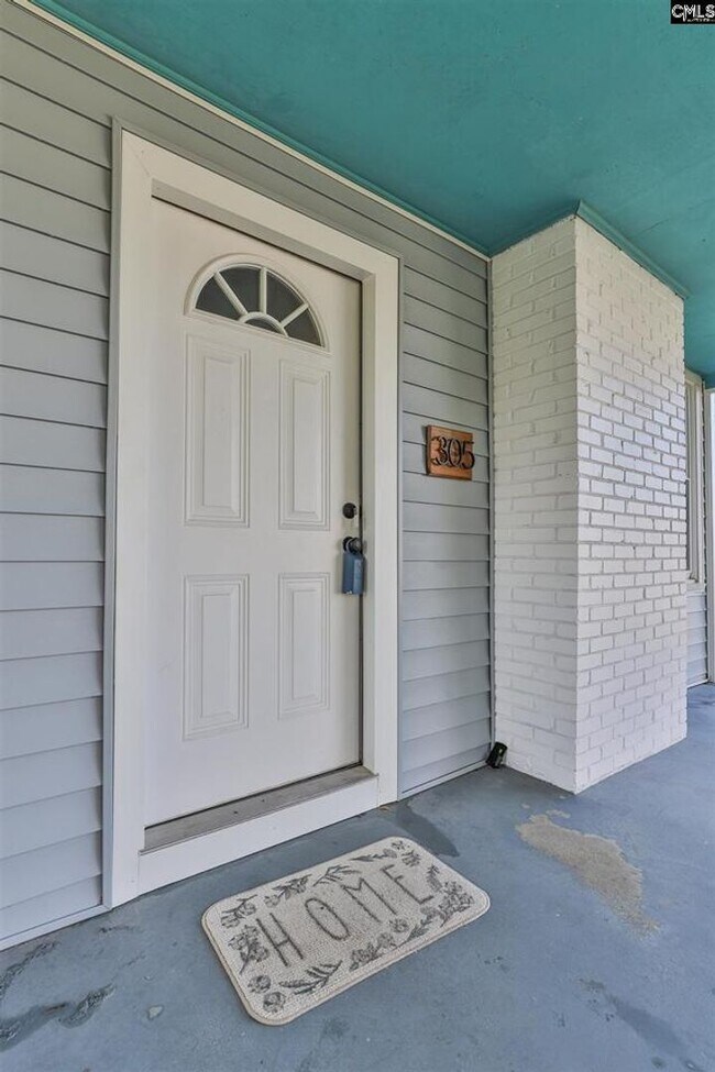 Foto del edificio - Adorable 3BR/1.5BA Renovated Bungalow Near...