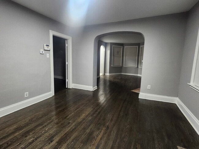 Foto del edificio - 3019 E 80th St