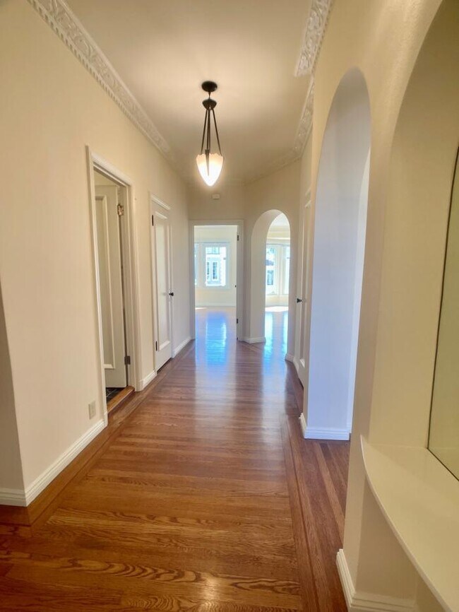Building Photo - 1 bedroom in San Francisco CA 94123