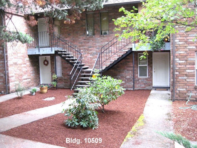 Building Photo - Brittany Arms Apartments