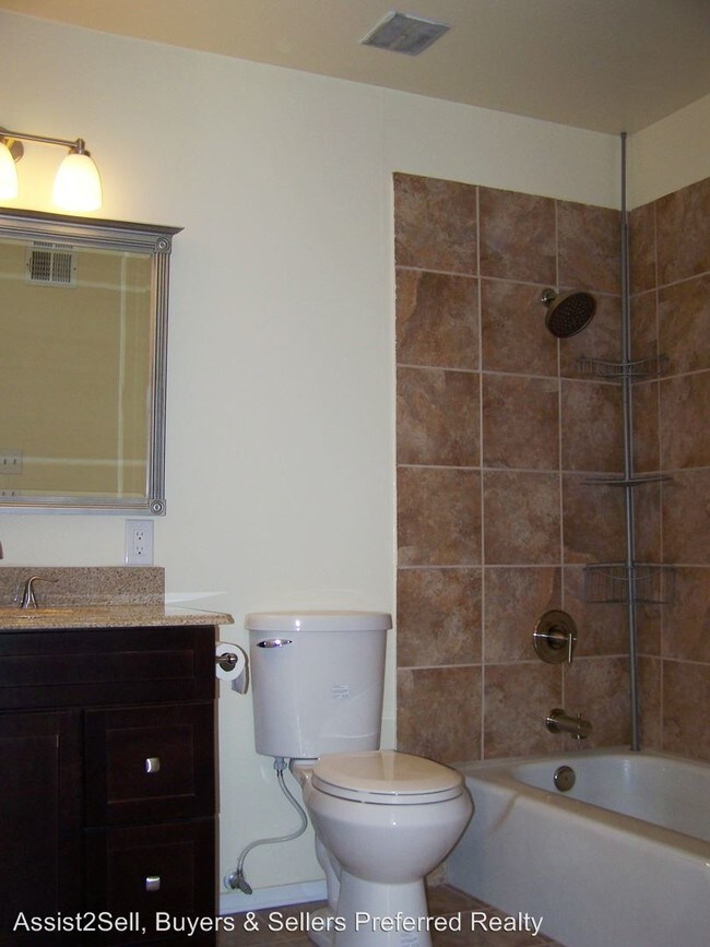 Building Photo - 1502 Scenic Dr
