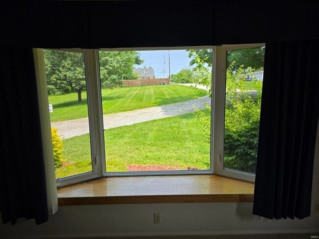 Building Photo - 1619 W Arlington Rd