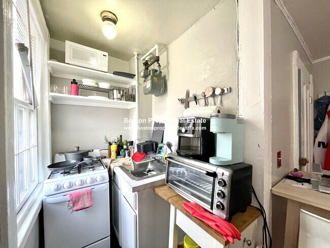 Foto del edificio - 2 Champney Pl