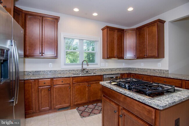 Building Photo - 6656 Kerns Rd