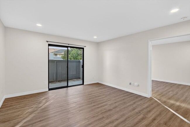 Building Photo - Updated Quaint Condo Close to San Juan Creek Trail and Doheny State Beach!