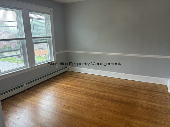 Building Photo - 161 Farm St