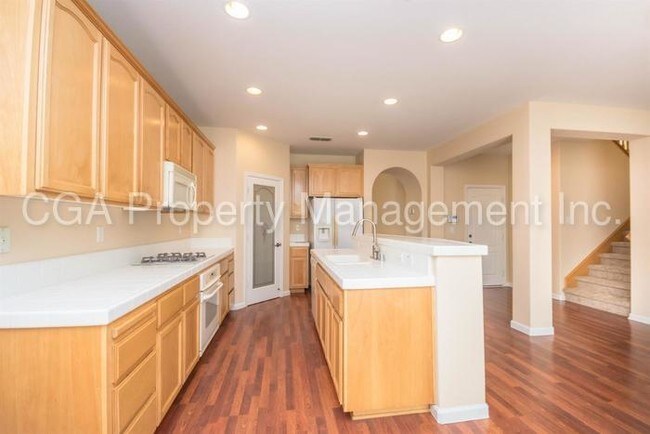 Foto del edificio - 2483 Bear River Ct