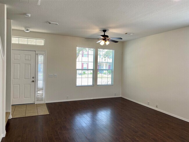 Building Photo - 29726 Sullivan Oaks Dr