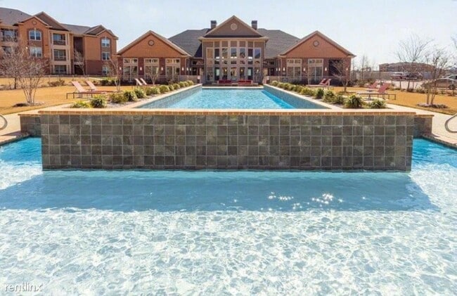 Building Photo - 1 br, 1 bath Condo - 350 N State Highway 3...