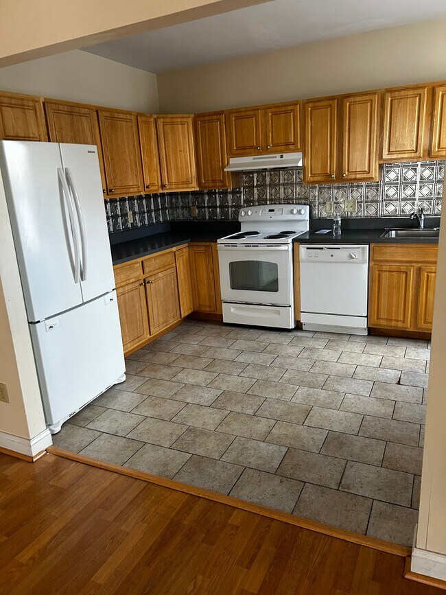 Building Photo - 29B Edgewood St