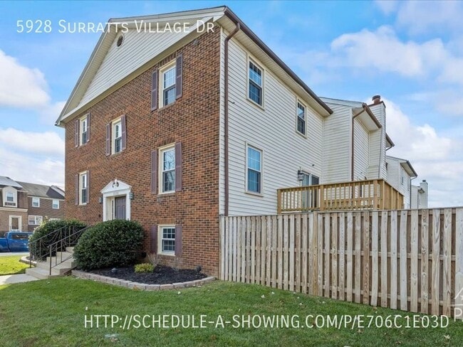 Building Photo - Spacious Single Family home with outdoor s...