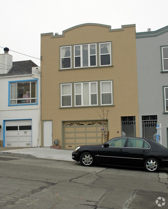 Building Photo - 4125-4127 Kirkham St