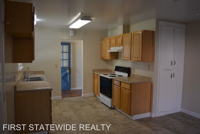 Building Photo - 3 br, 2 bath House - 1076 BUCHANAN COURT
