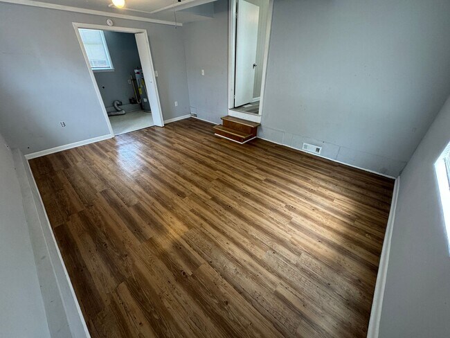 Foto del edificio - For Lease - 3 Bed, 1 Bath, 1350 Sqft, 0.27...