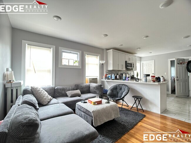 Building Photo - 51 Elmira St