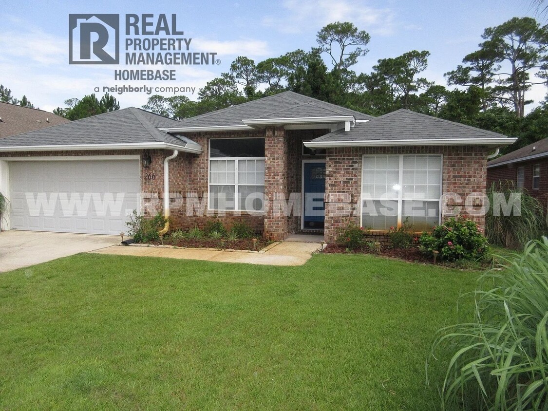 Primary Photo - Elegant Gated Community Home with Water Ac...