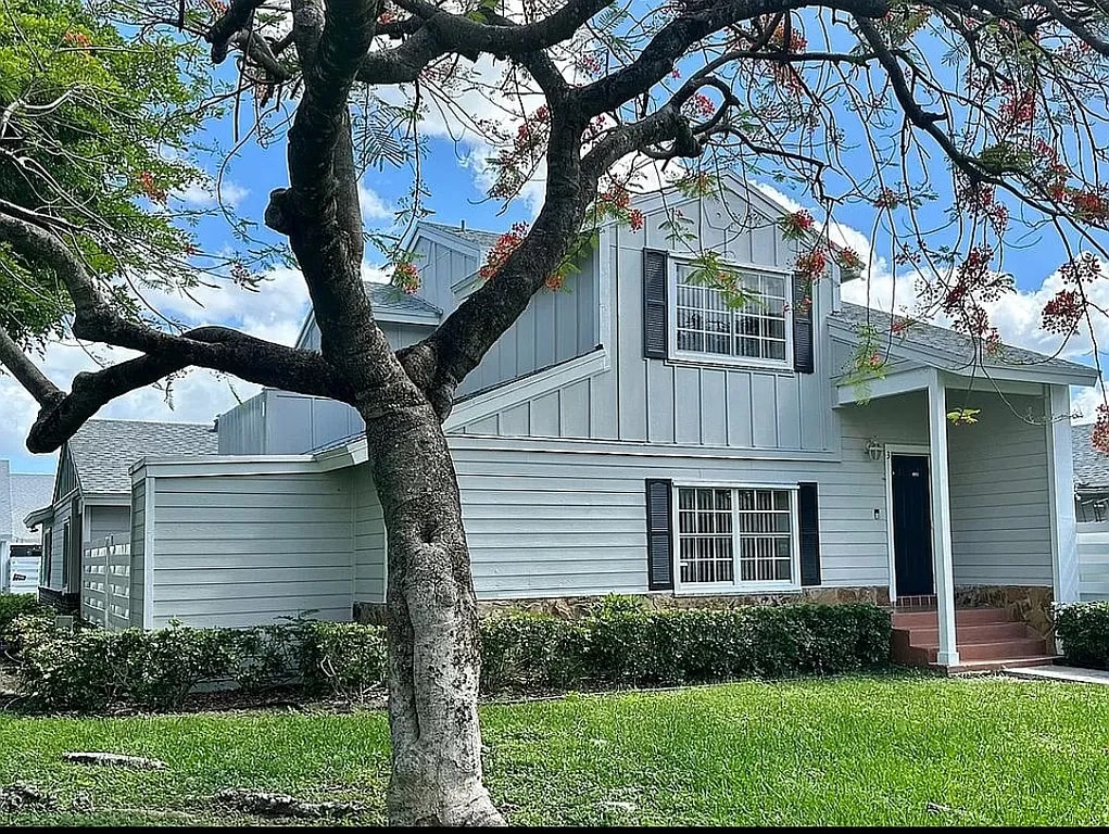 Foto principal - 13768 SW 149th Cir Ln