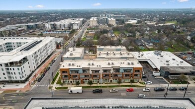 Building Photo - 2827 Manor Rd