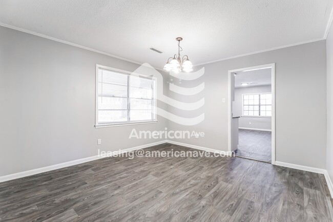 Building Photo - 1801 Graham Rd