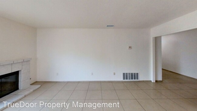 Building Photo - 4 br, 2 bath House - 824 S Lassen Ave