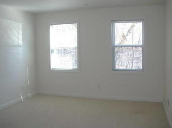 Foto del edificio - 1360 Main St