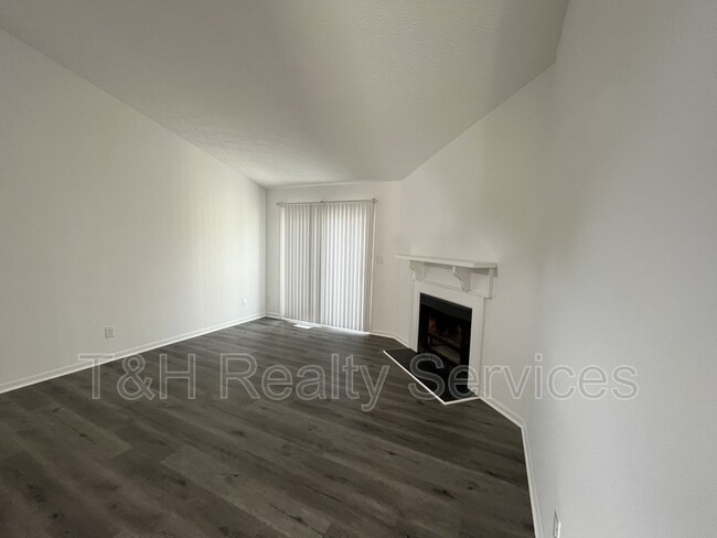 Building Photo - 5449 Carlton Ct