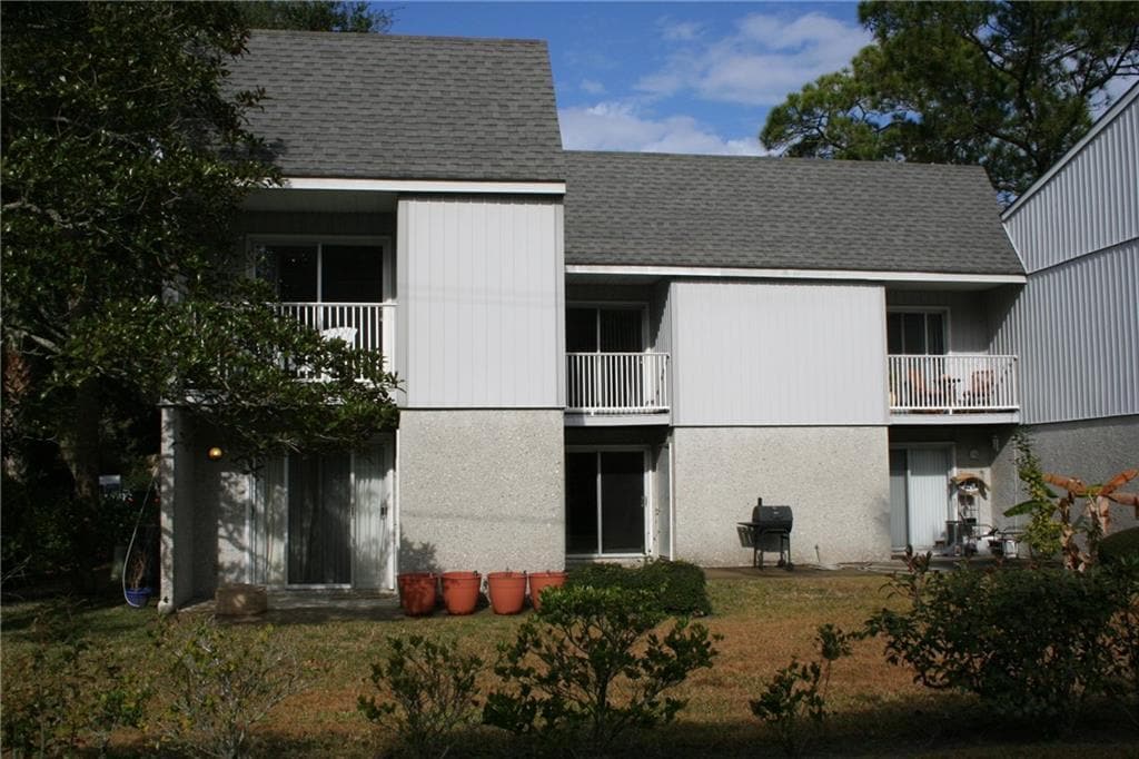 Primary Photo - 1121 Beachview Dr