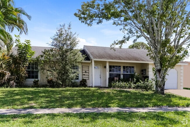 Building Photo - 200 Cordoba Cir