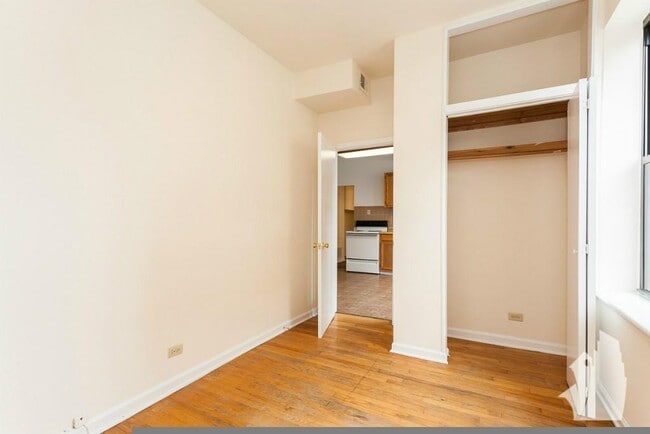 Building Photo - 2 bedroom in Chicago IL 60647