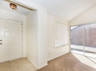 Building Photo - Cozy 3 bedroom 2 bathroom home
