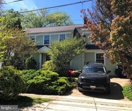 Building Photo - 8106 Maple Ridge Rd