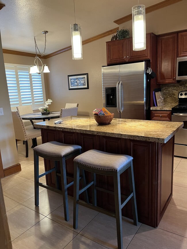 Building Photo - 8870 Villa La Jolla Dr