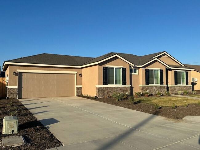 Building Photo - Newly built by San Joaquing Valley homes c...