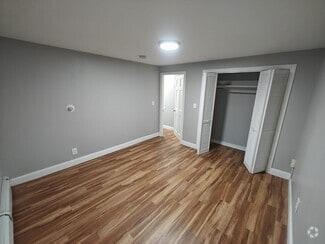 Building Photo - 28 Vine St