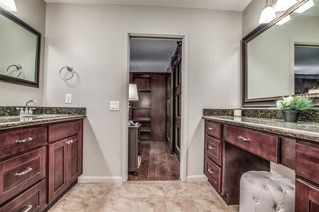 Foto del edificio - 246 Litchfield Ln