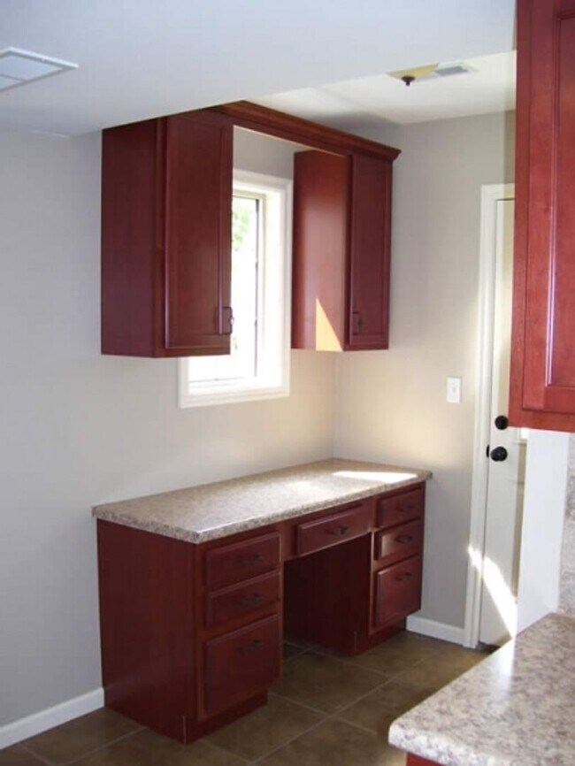 Building Photo - 3 Bedroom Home in Southwest Columbia