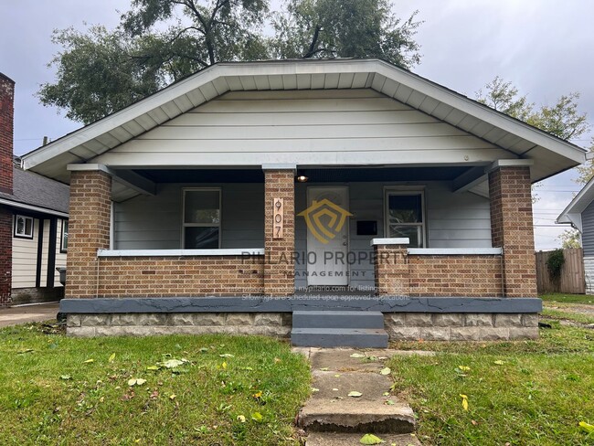 Building Photo - 2 Bedroom 1 Bathroom newly updated home in...